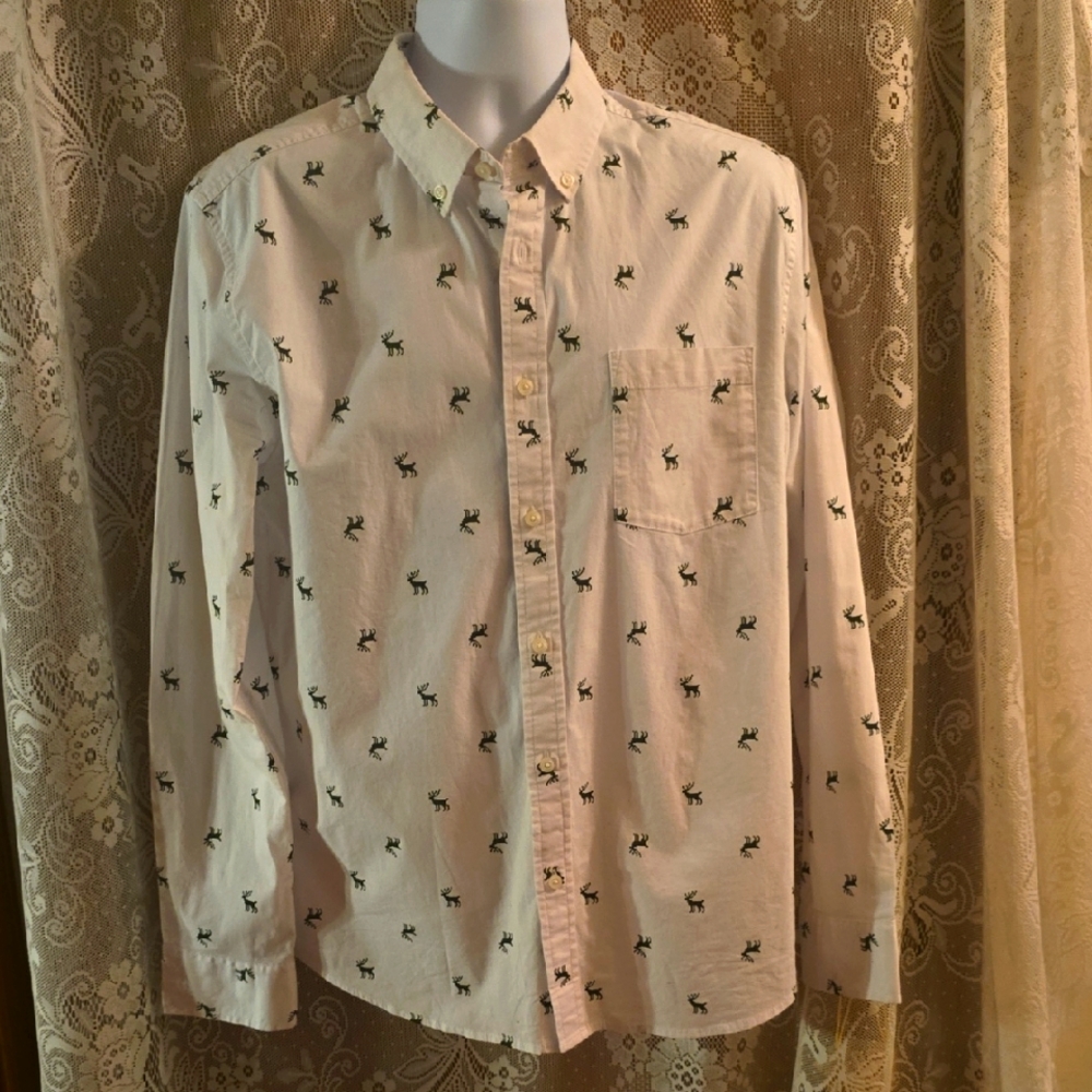 New GoodFellow Men's Size L Button Up Slim Fit Reindeer Print Long Sleeve Shirt